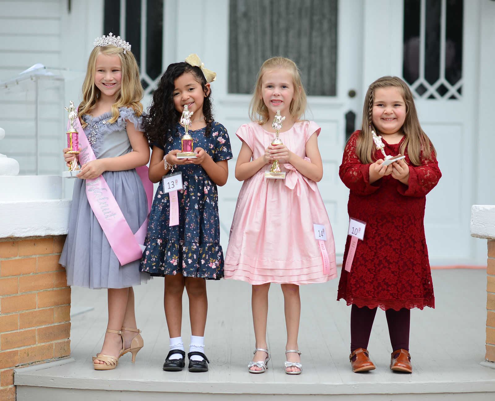 Little Miss Walnut and her royal court